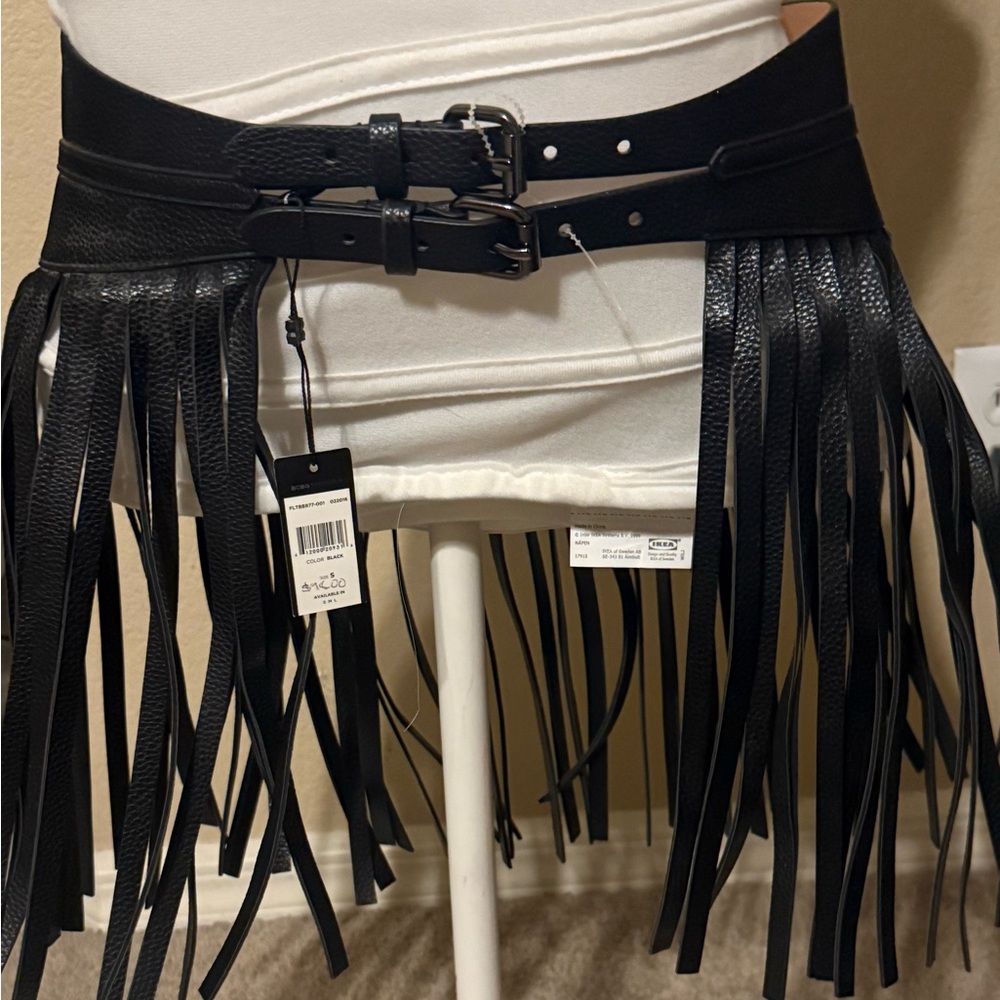 BCBGMAXAZRIA leather fringe belt